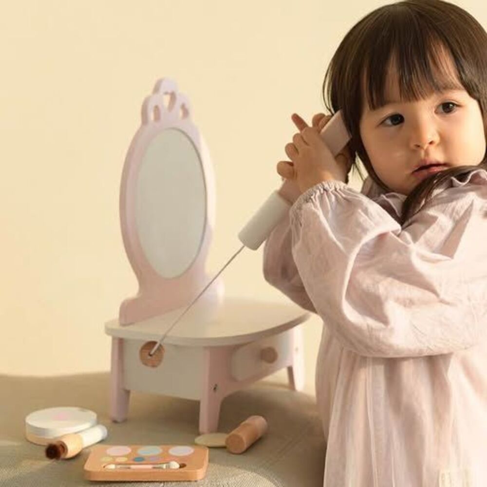 Wooden vanity Montessori learning for girls